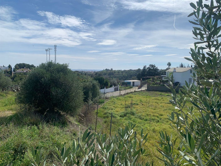 Image No.16-3 Bed Property for sale