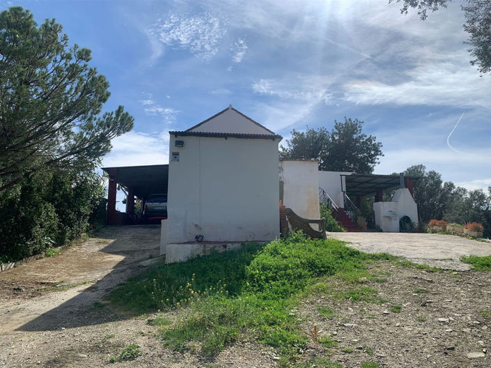 Image No.3-3 Bed Property for sale