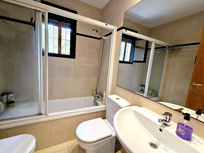 Image No.11-2 Bed Property for sale