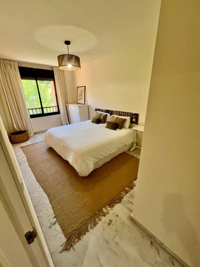 Image No.12-3 Bed Property for sale