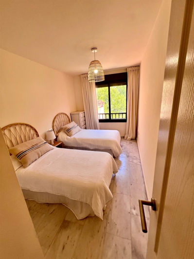 Image No.17-3 Bed Property for sale