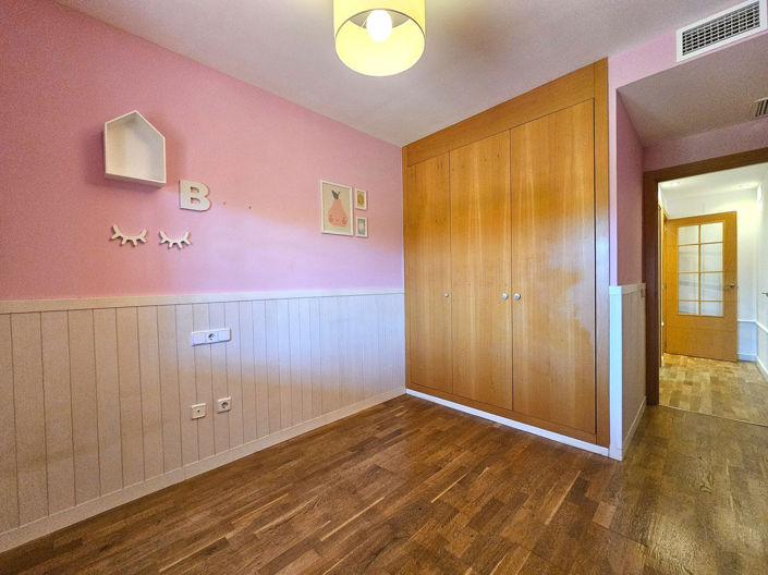 Image No.17-2 Bed Property for sale