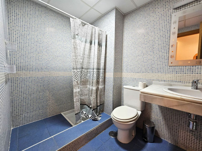 Image No.18-2 Bed Property for sale