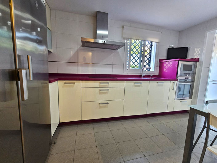 Image No.8-2 Bed Property for sale