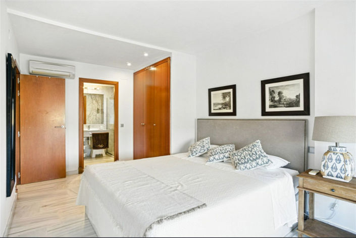 Image No.10-3 Bed Property for sale