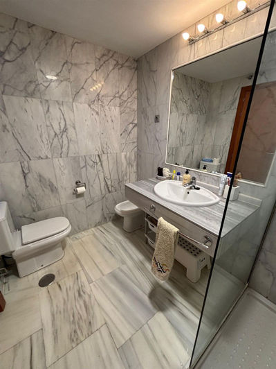 Image No.13-3 Bed Property for sale