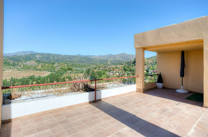 Image No.17-3 Bed Property for sale