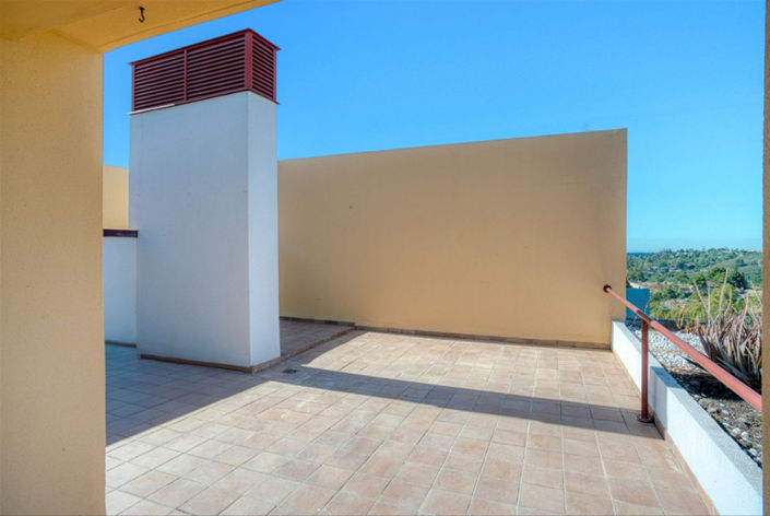 Image No.18-3 Bed Property for sale