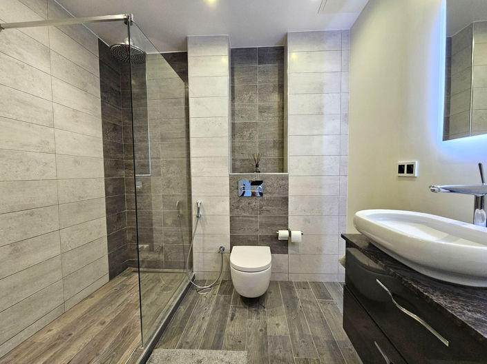 Image No.14-3 Bed Property for sale