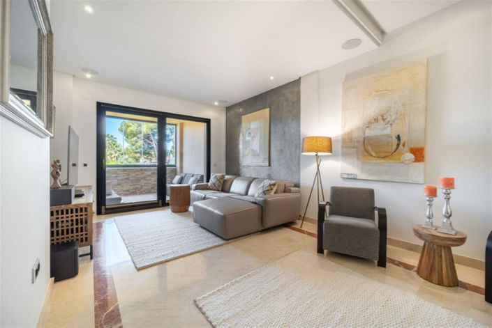 Image No.5-3 Bed Property for sale