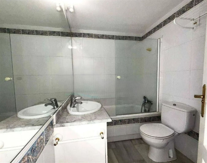 Image No.10-3 Bed Property for sale