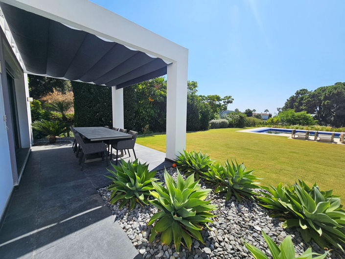 Image No.14-4 Bed Property for sale