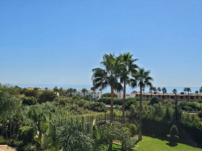 Image No.20-3 Bed Property for sale