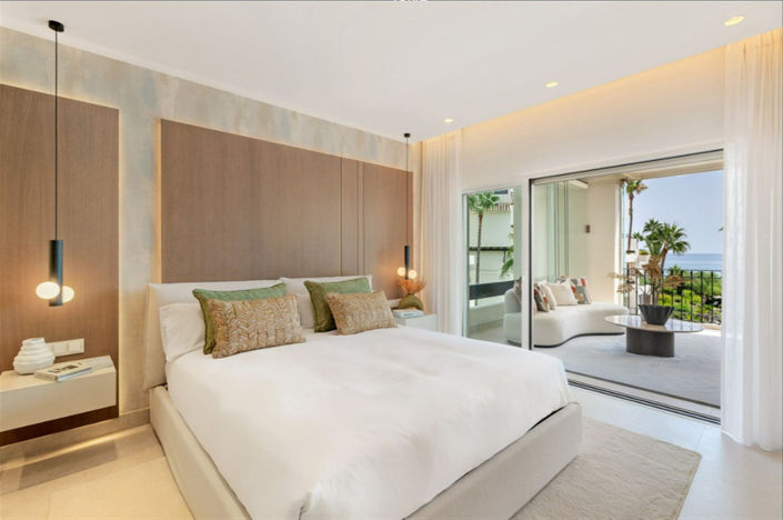 Image No.10-3 Bed Property for sale