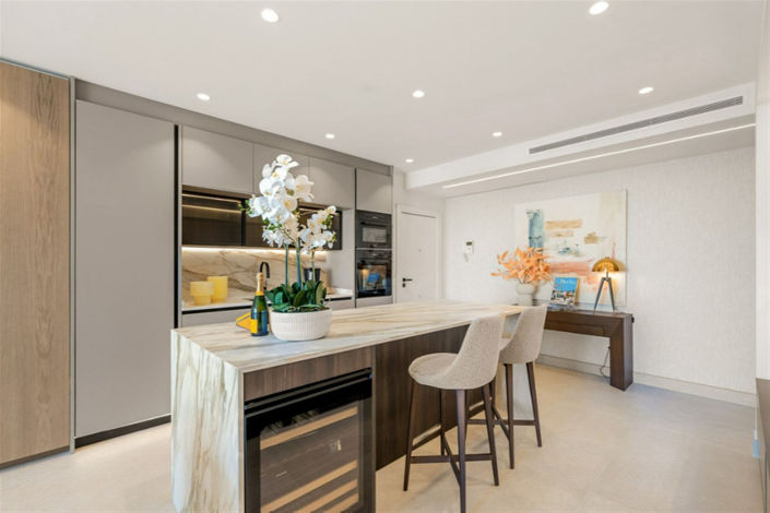 Image No.7-3 Bed Property for sale