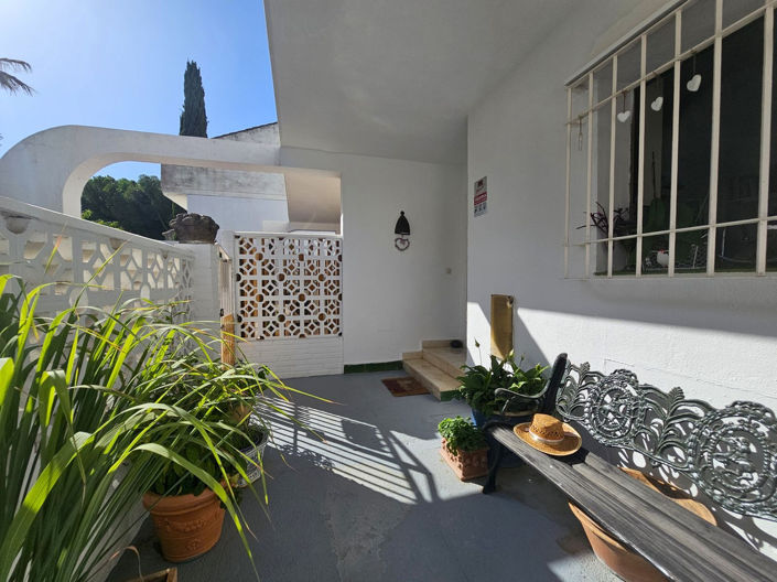 Image No.10-3 Bed Property for sale