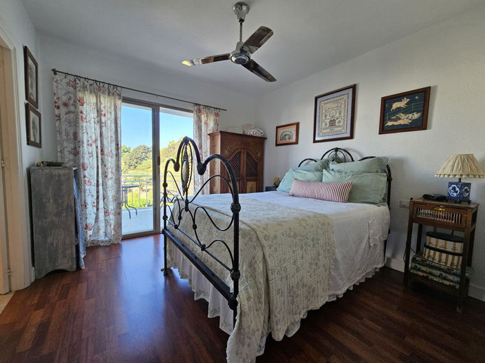 Image No.15-3 Bed Property for sale