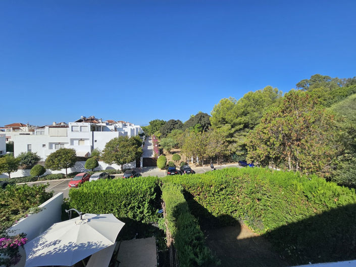 Image No.18-3 Bed Property for sale