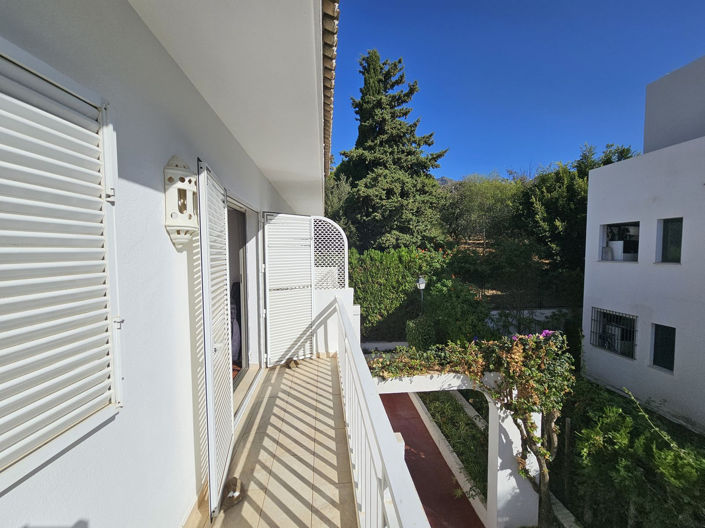 Image No.22-3 Bed Property for sale