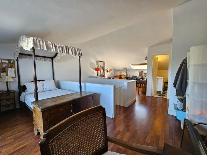 Image No.24-3 Bed Property for sale