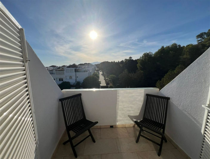 Image No.26-3 Bed Property for sale