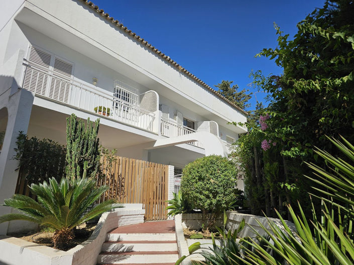 Image No.32-3 Bed Property for sale