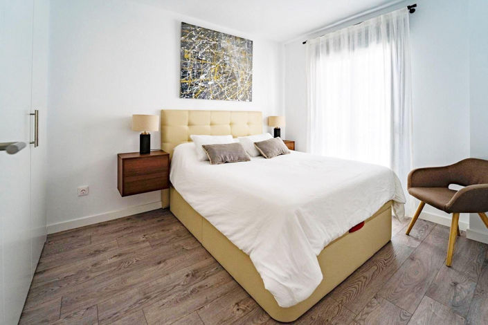 Image No.12-3 Bed Property for sale