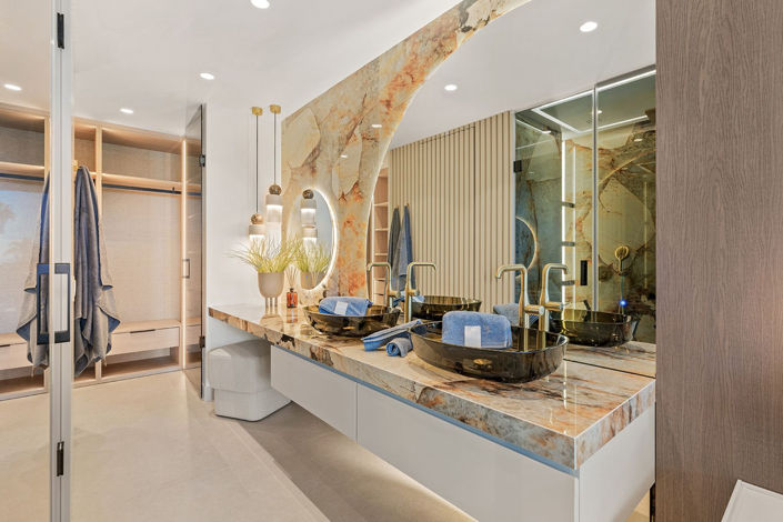 Image No.12-3 Bed Property for sale