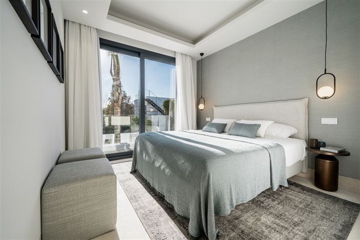 Image No.22-4 Bed Villa / Detached for sale