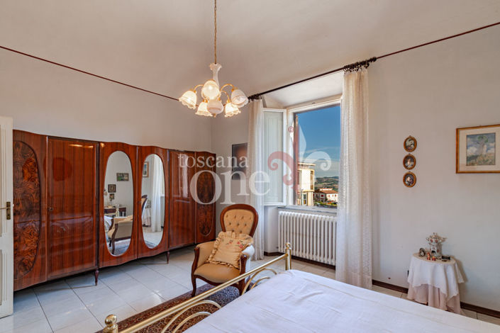 Image No.17-4 Bed House for sale