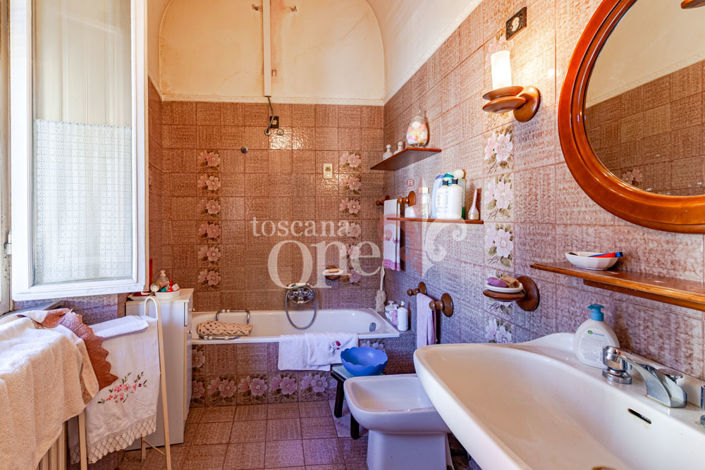 Image No.26-4 Bed House for sale