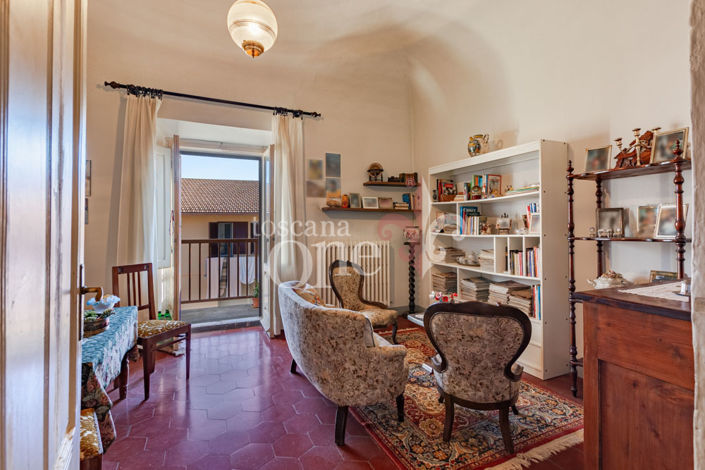 Image No.3-4 Bed House for sale