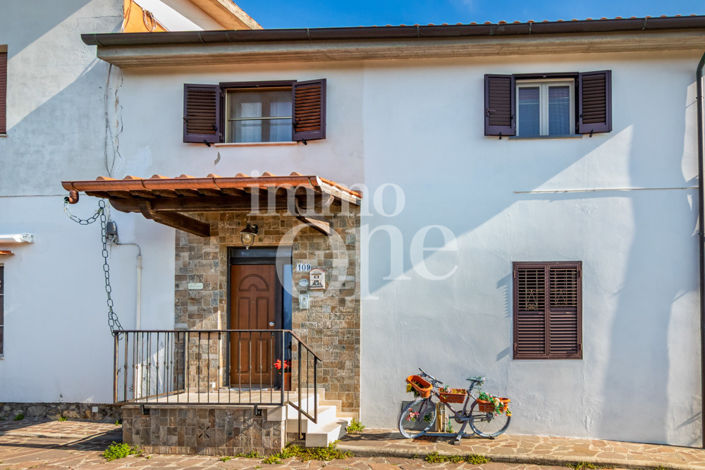 Image No.1-3 Bed House for sale