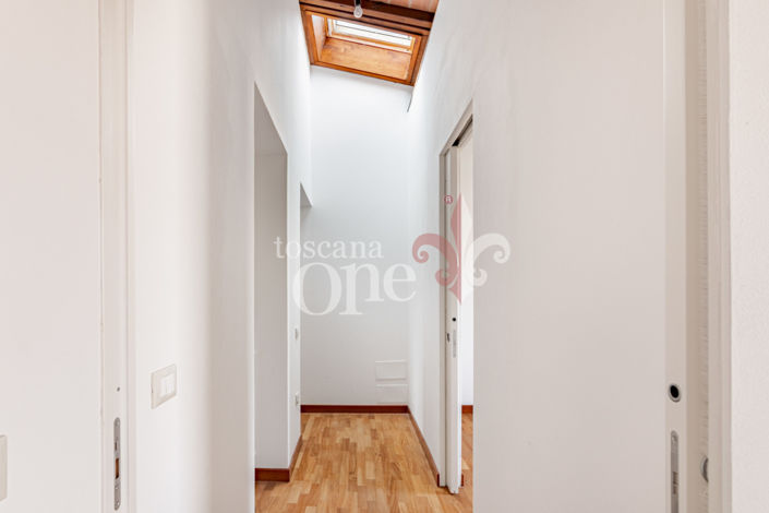 Image No.17-3 Bed House for sale