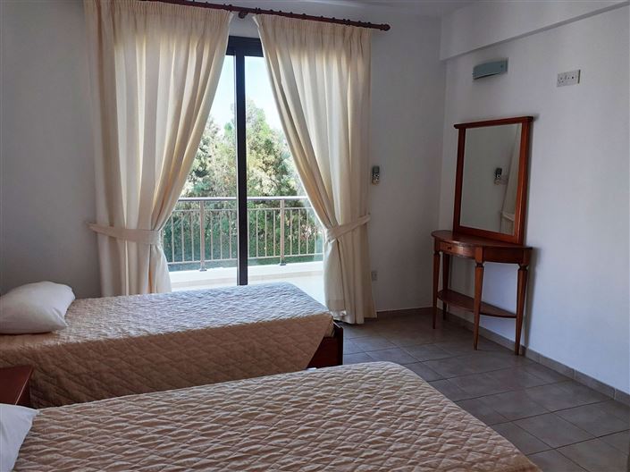 Image No.9-3 Bed House for sale