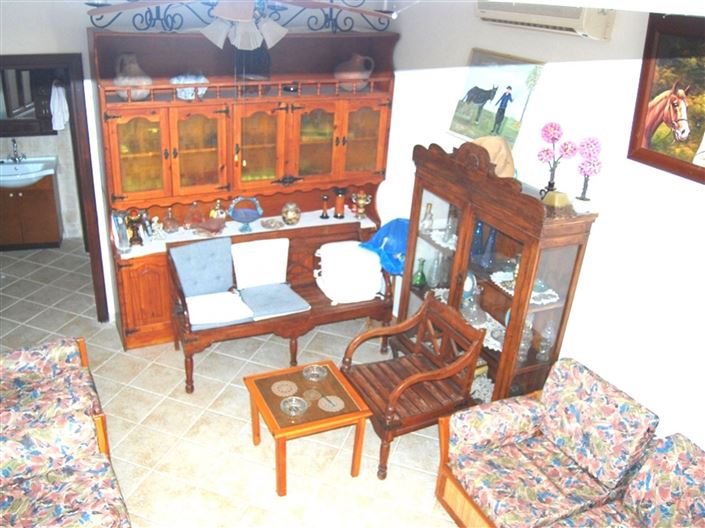 Image No.4-2 Bed House for sale