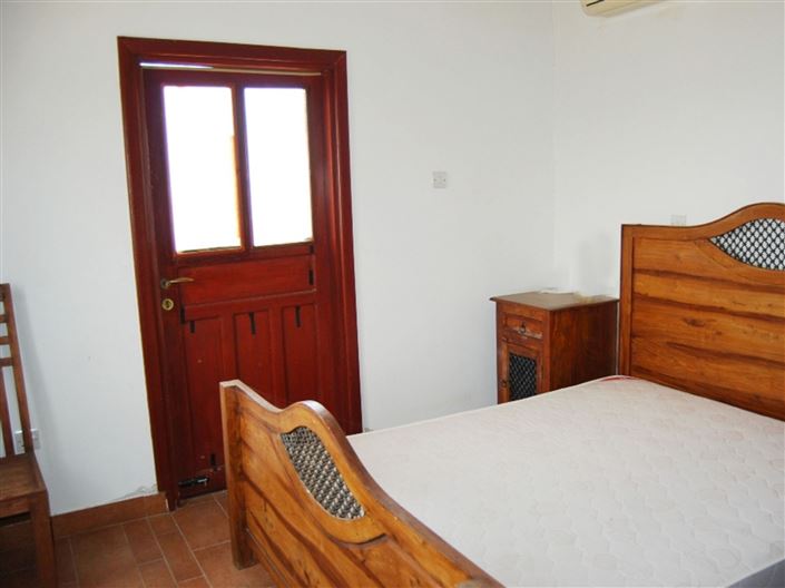 Image No.6-2 Bed House for sale