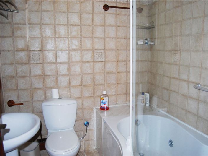 Image No.8-2 Bed House for sale