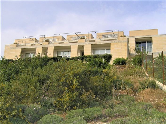 Image No.16-5 Bed House for sale