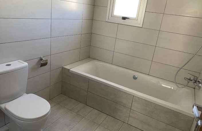 Image No.14-3 Bed House for sale