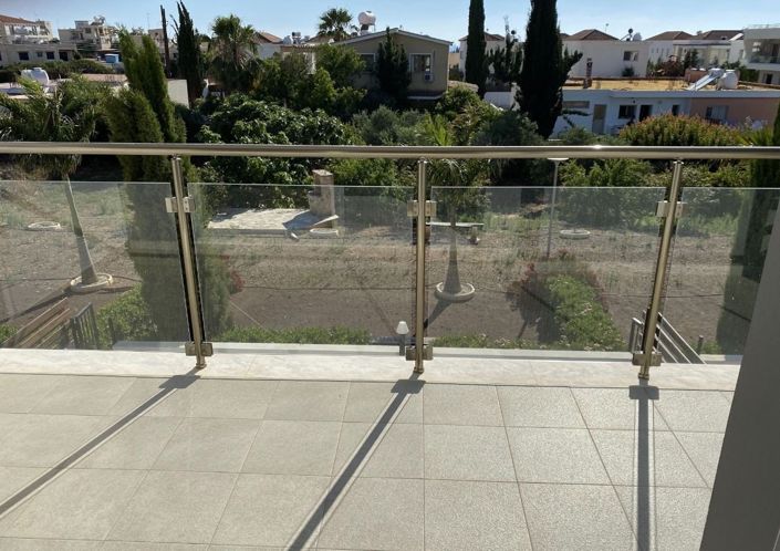 Image No.15-3 Bed House for sale