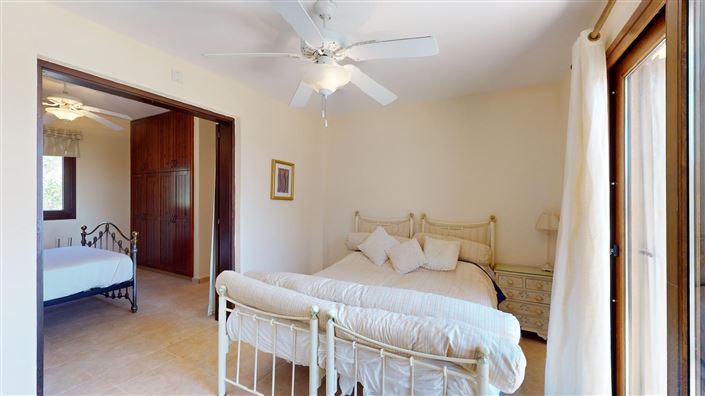 Image No.11-5 Bed House for sale