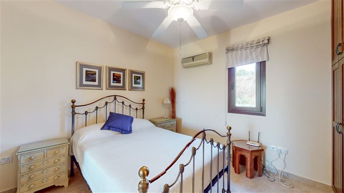 Image No.12-5 Bed House for sale