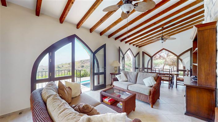 Image No.7-5 Bed House for sale