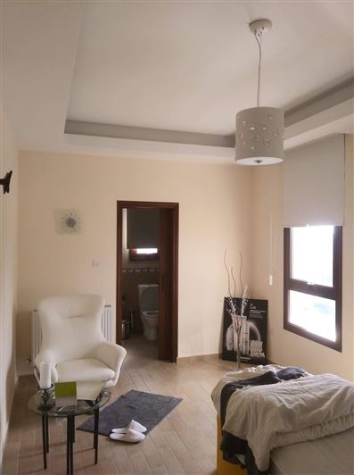 Image No.8-3 Bed House for sale