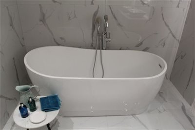 2c8ff467-e86c-4baa-992e-eb3d052a0892