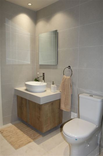 Image No.7-3 Bed House for sale