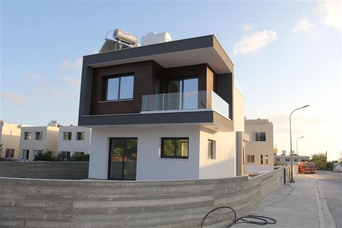 Image No.9-3 Bed House for sale