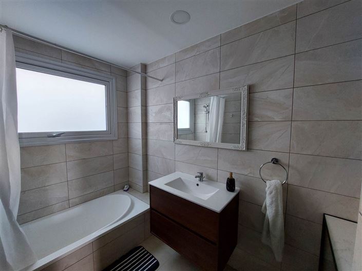 Image No.11-4 Bed House for sale