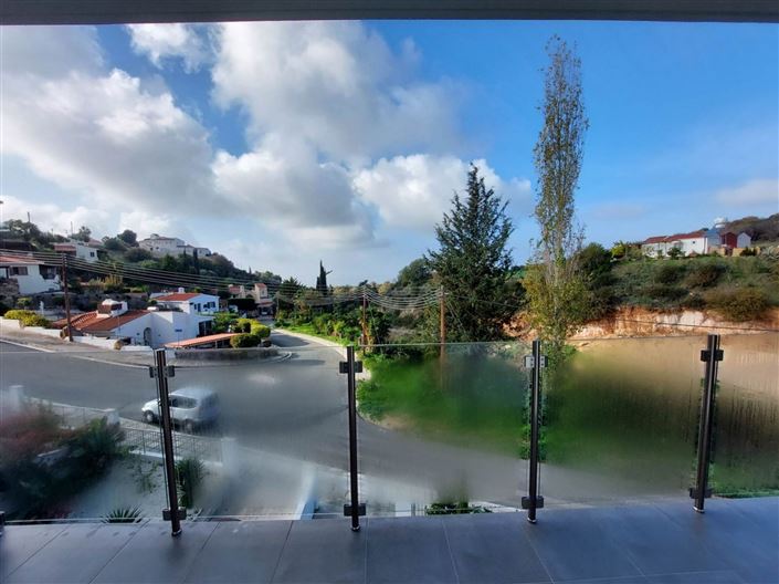 Image No.12-4 Bed House for sale